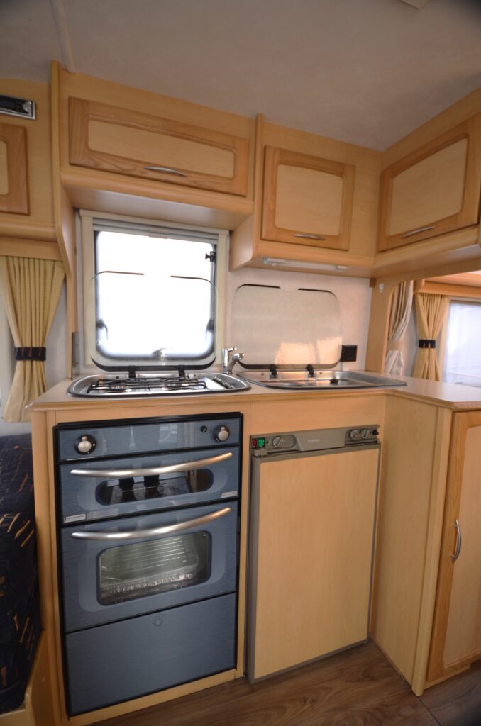 Elddis_avante_475