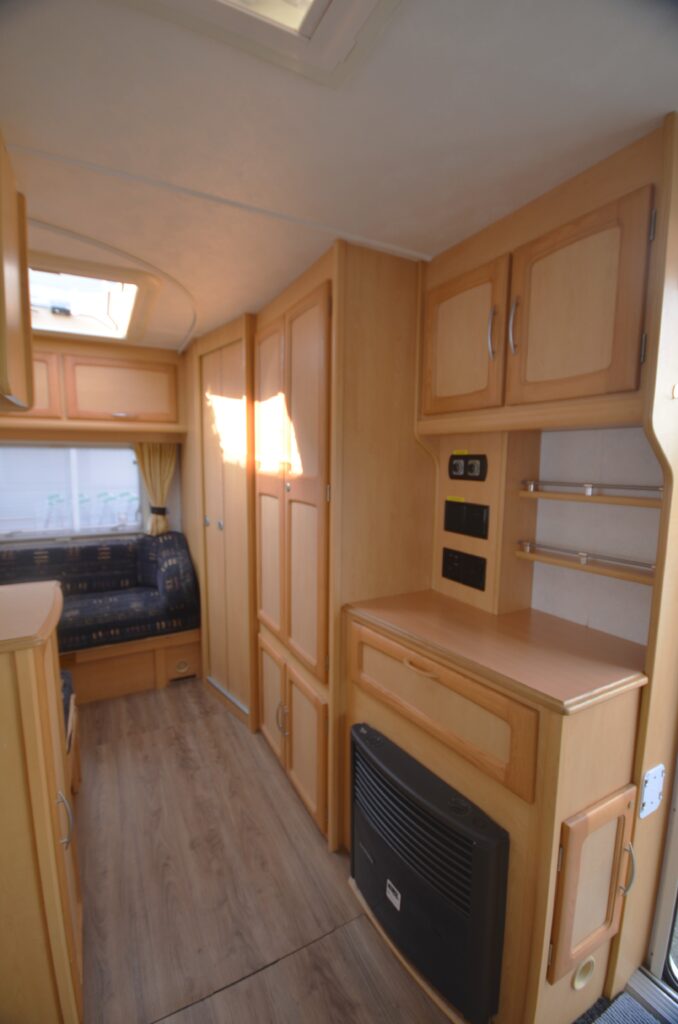 Elddis_avante_475